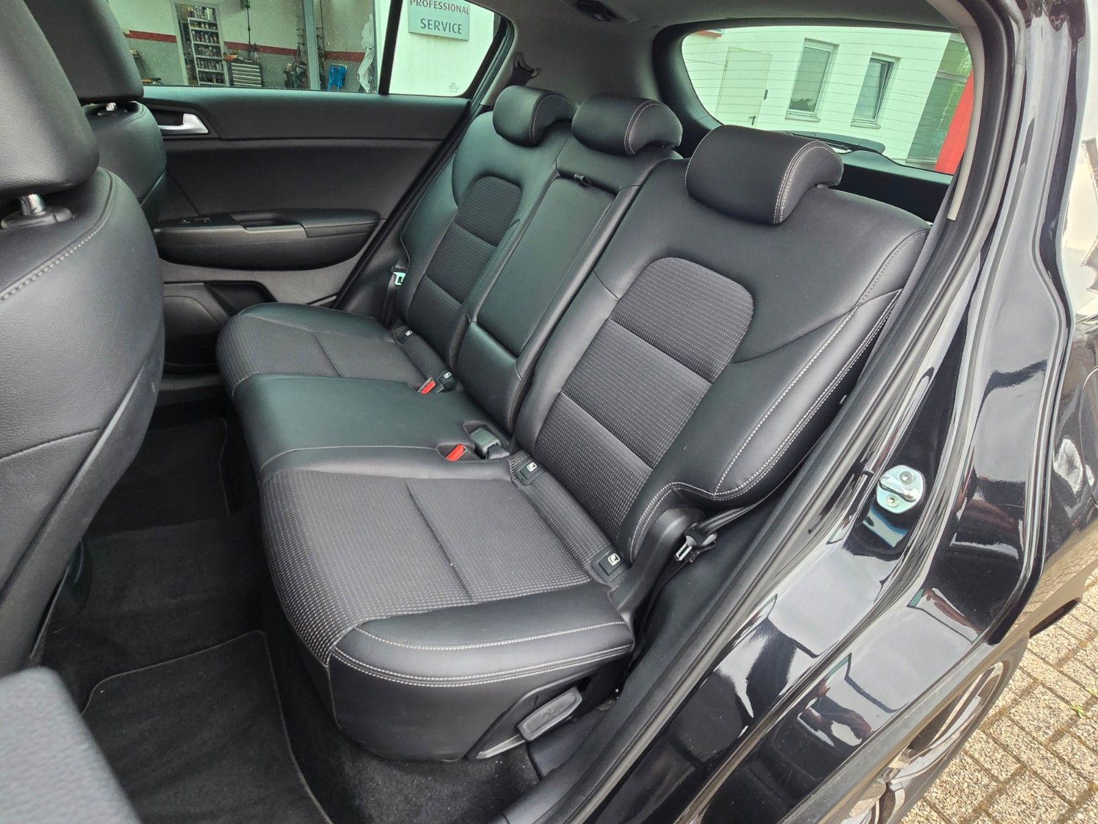 Fahrzeugabbildung Kia Sportage 1.6 T-GDI DCT 2WD Spirit