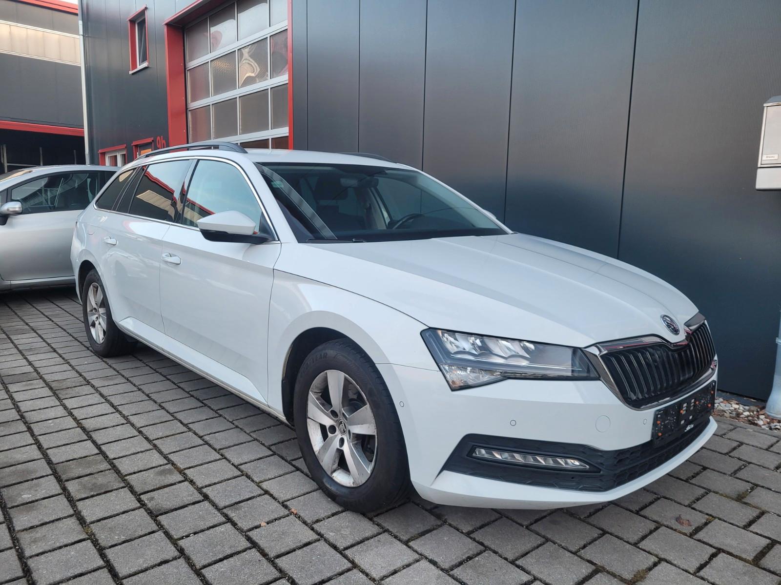Skoda Superb 2.0 TDI DSG Combi Ambition Navi