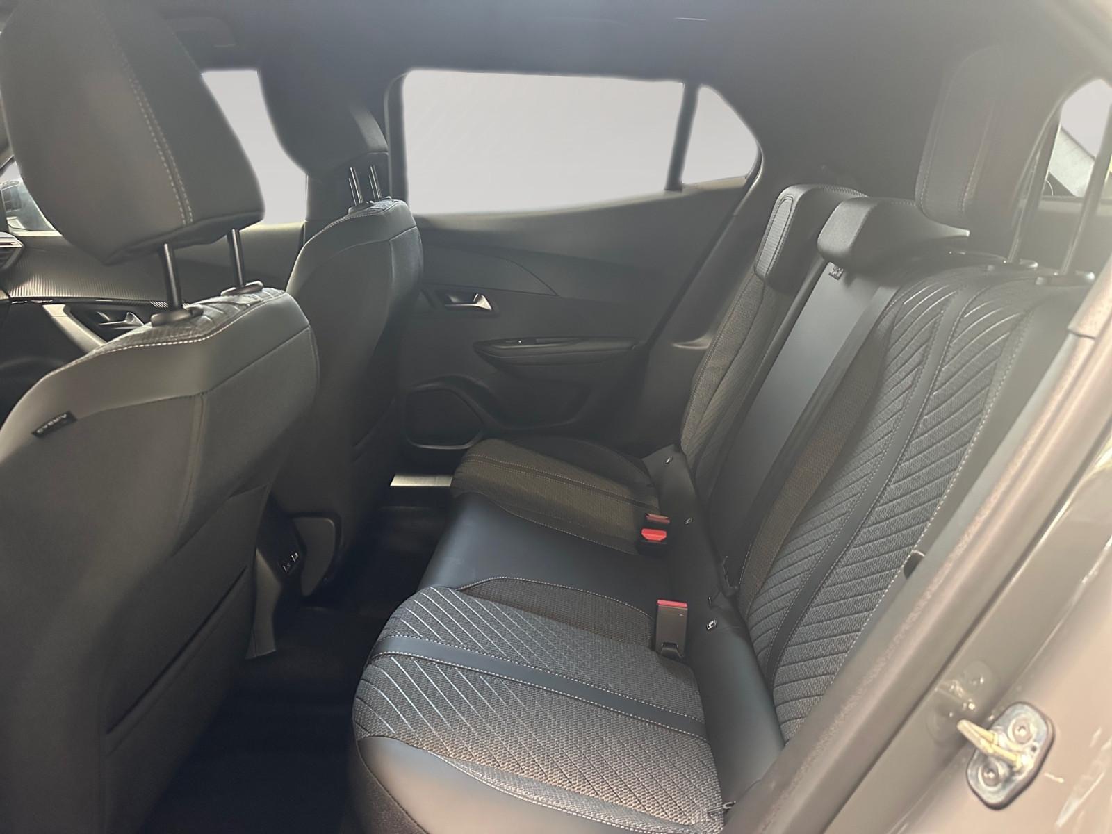 Peugeot 2008 Benzin 100 Allure