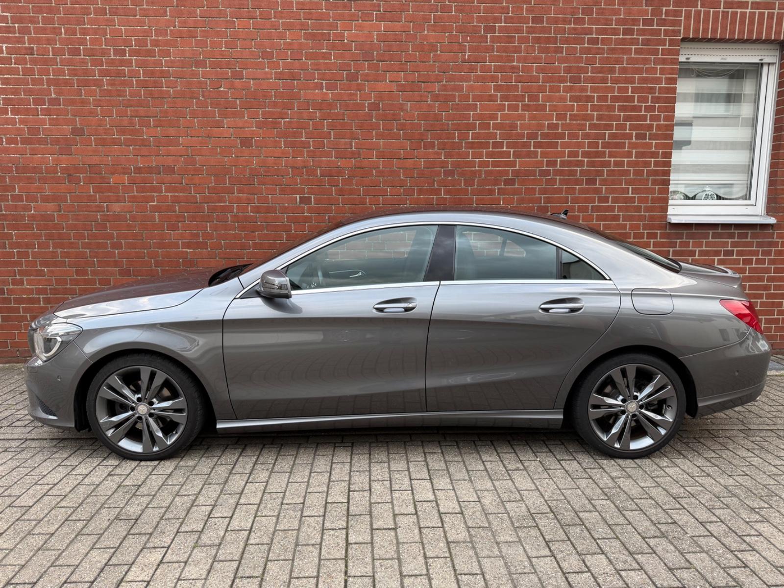 Mercedes-Benz CLA 200 "Leder"SiHz"Navi"Xenon"Einparkhilfe"Temp