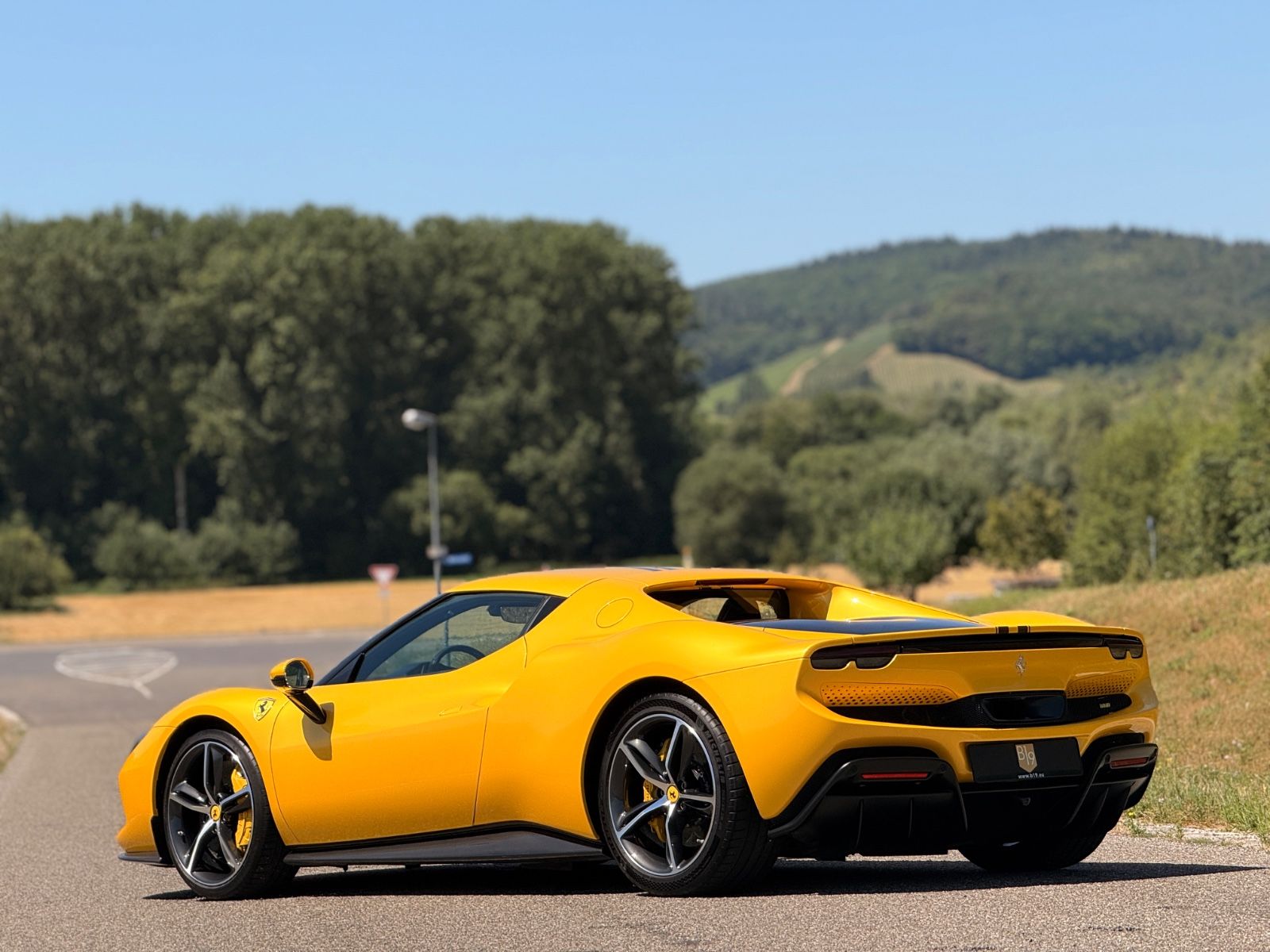 Ferrari 296 GTB/LIFT/Carbon/Racingseat/Deutsch/JBL/Cam foto 17