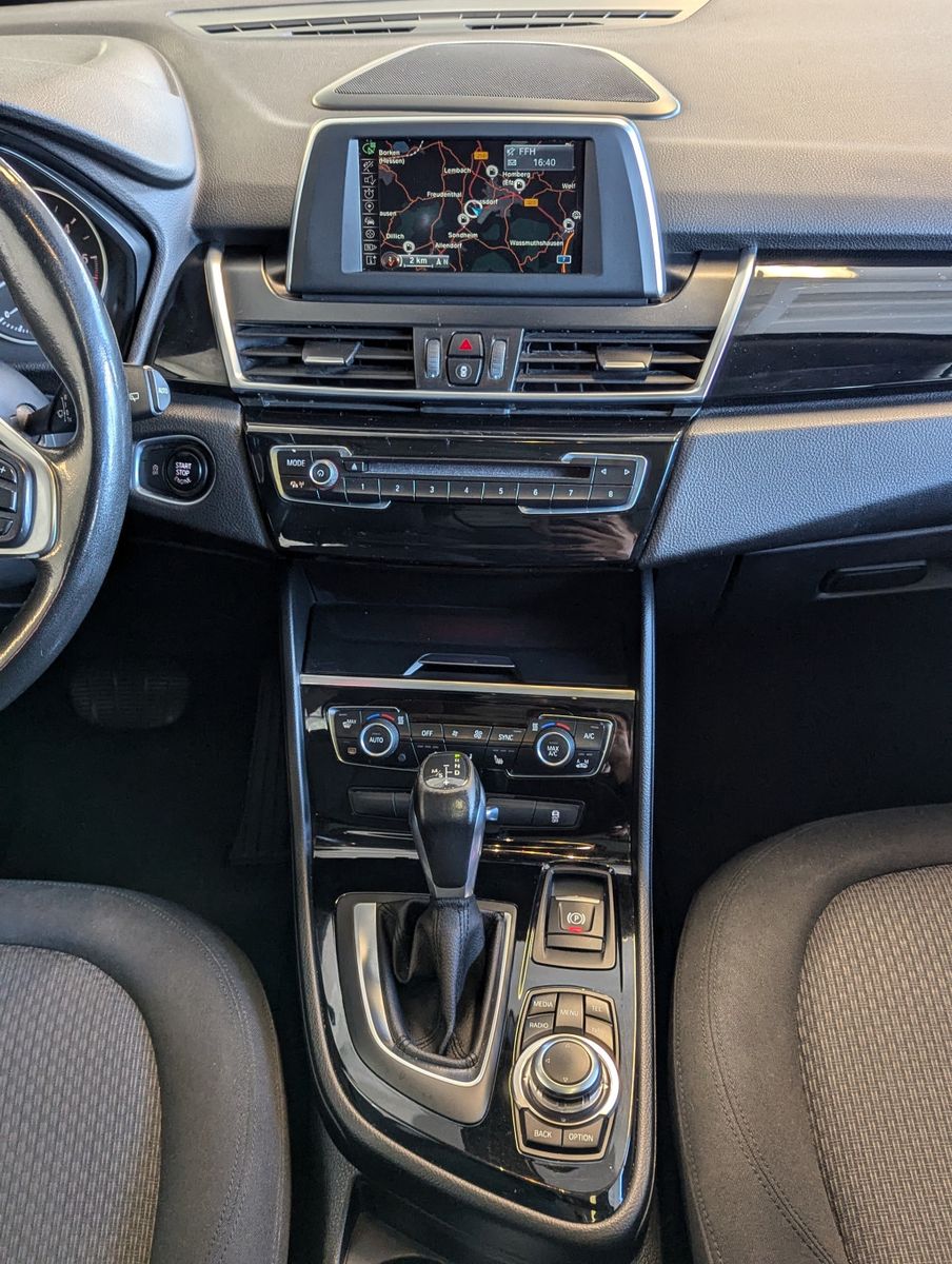 BMW 220 Active Tourer d xDrive LED Pano Navi SHZ AHK - Image 20