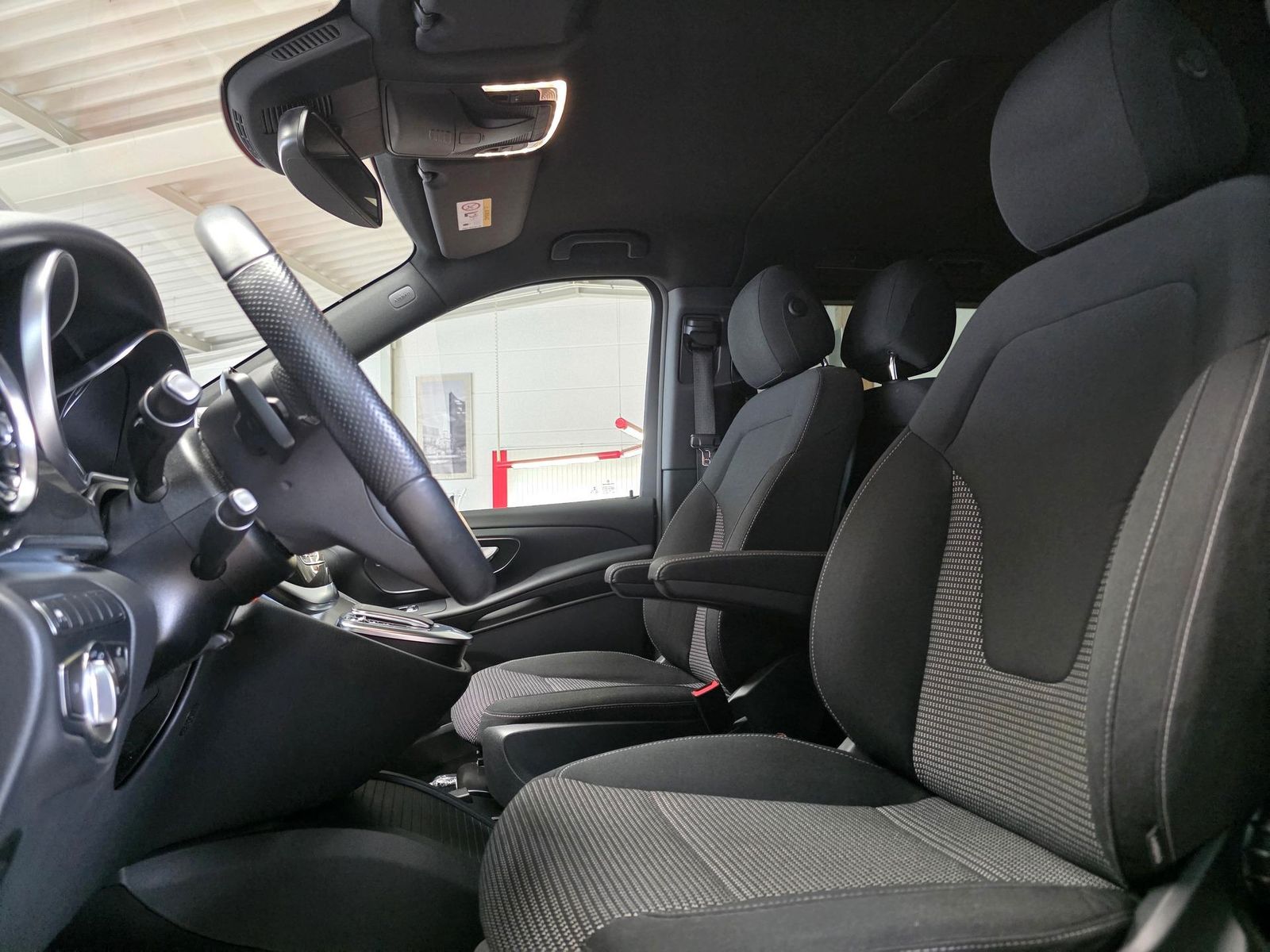 Fahrzeugabbildung Mercedes-Benz V 220d Edition lang /LED/Navi/Cam/Totwink./Ahk