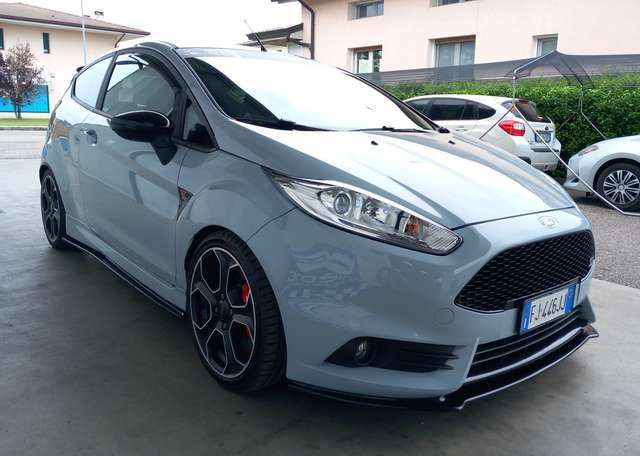 Ford Fiesta 3p 1.6 ST 200cv