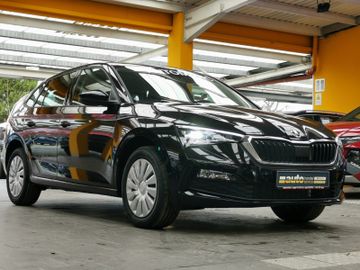 Skoda Scala TSI Sondermodell AppleCP Voll-LED AHK-Vor.