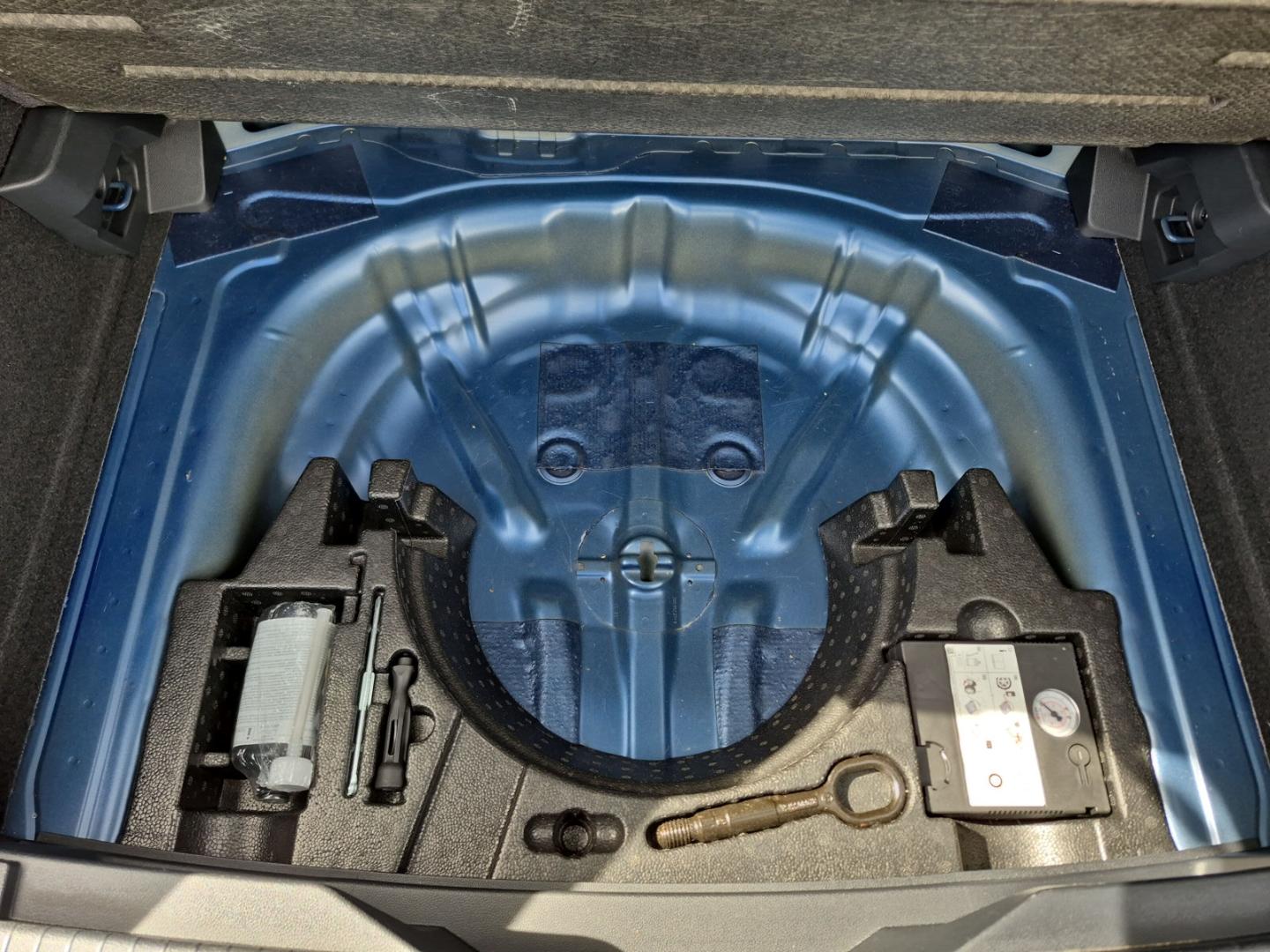 Volkswagen T-Roc Active Navi PDC CarPlay LM Sitzheizung, миниатюра 23