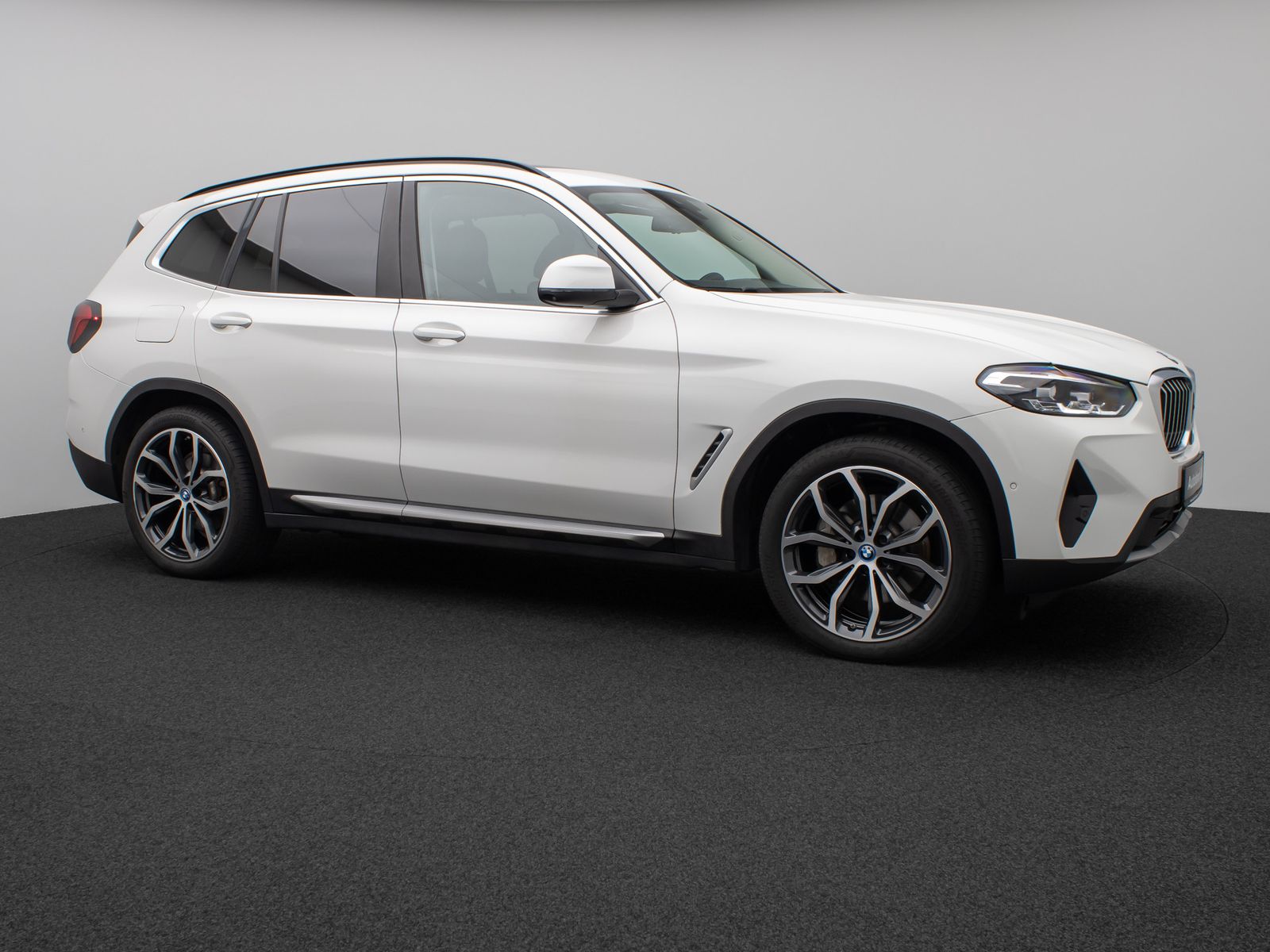 Fahrzeugabbildung BMW X3 xD30e Panorama 360°HUD DAB H/K Komfort 20Zoll