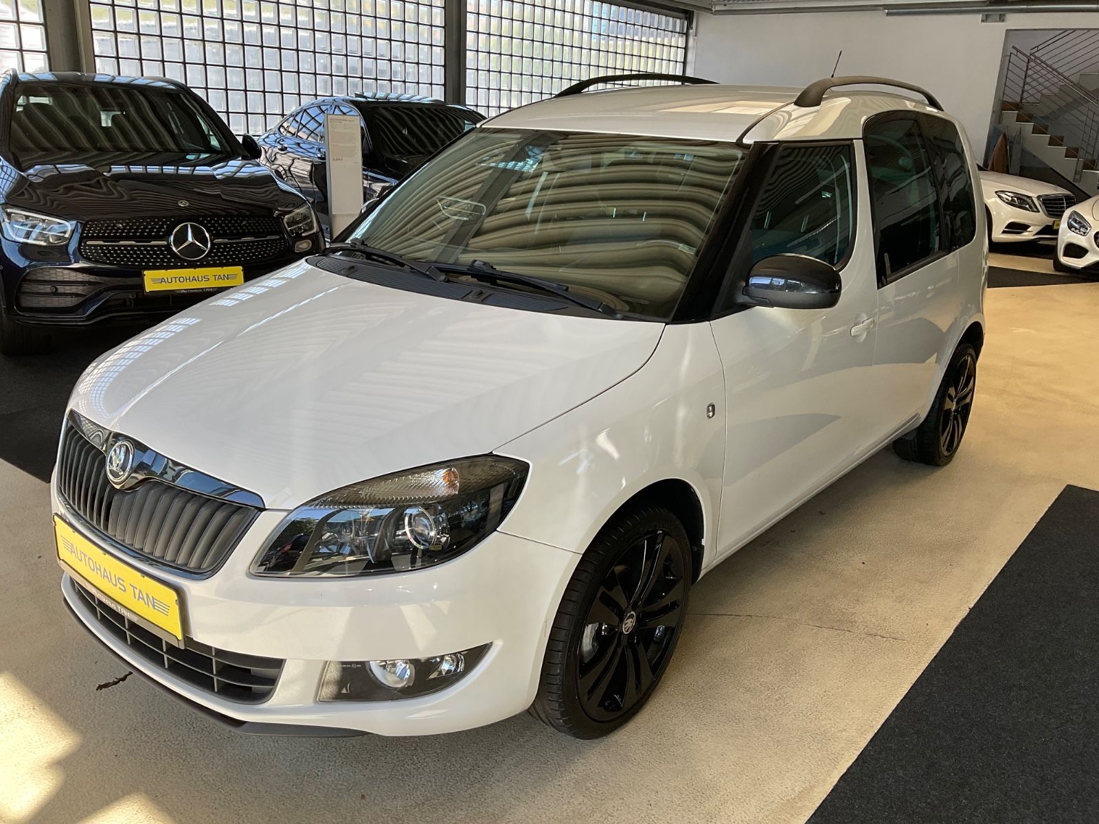 Fahrzeugabbildung SKODA Roomster Noire