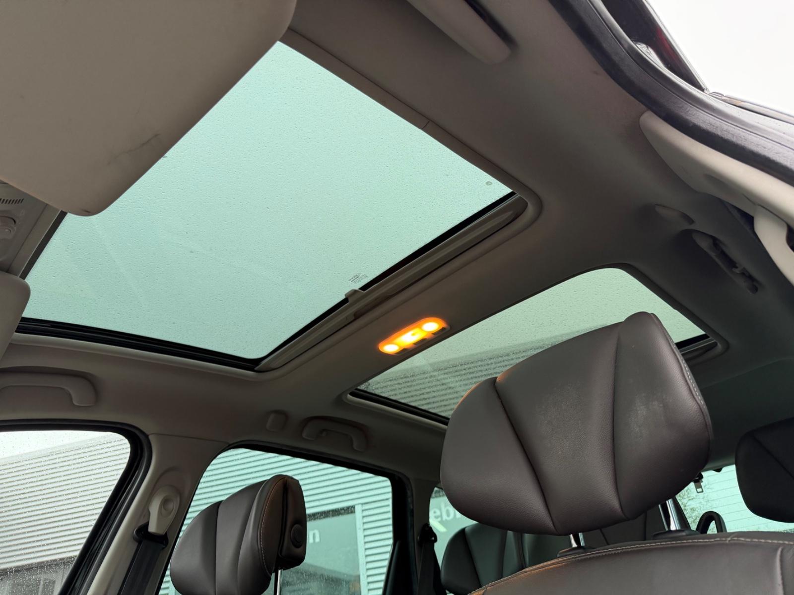 Renault Scenic 2010 — photo 18