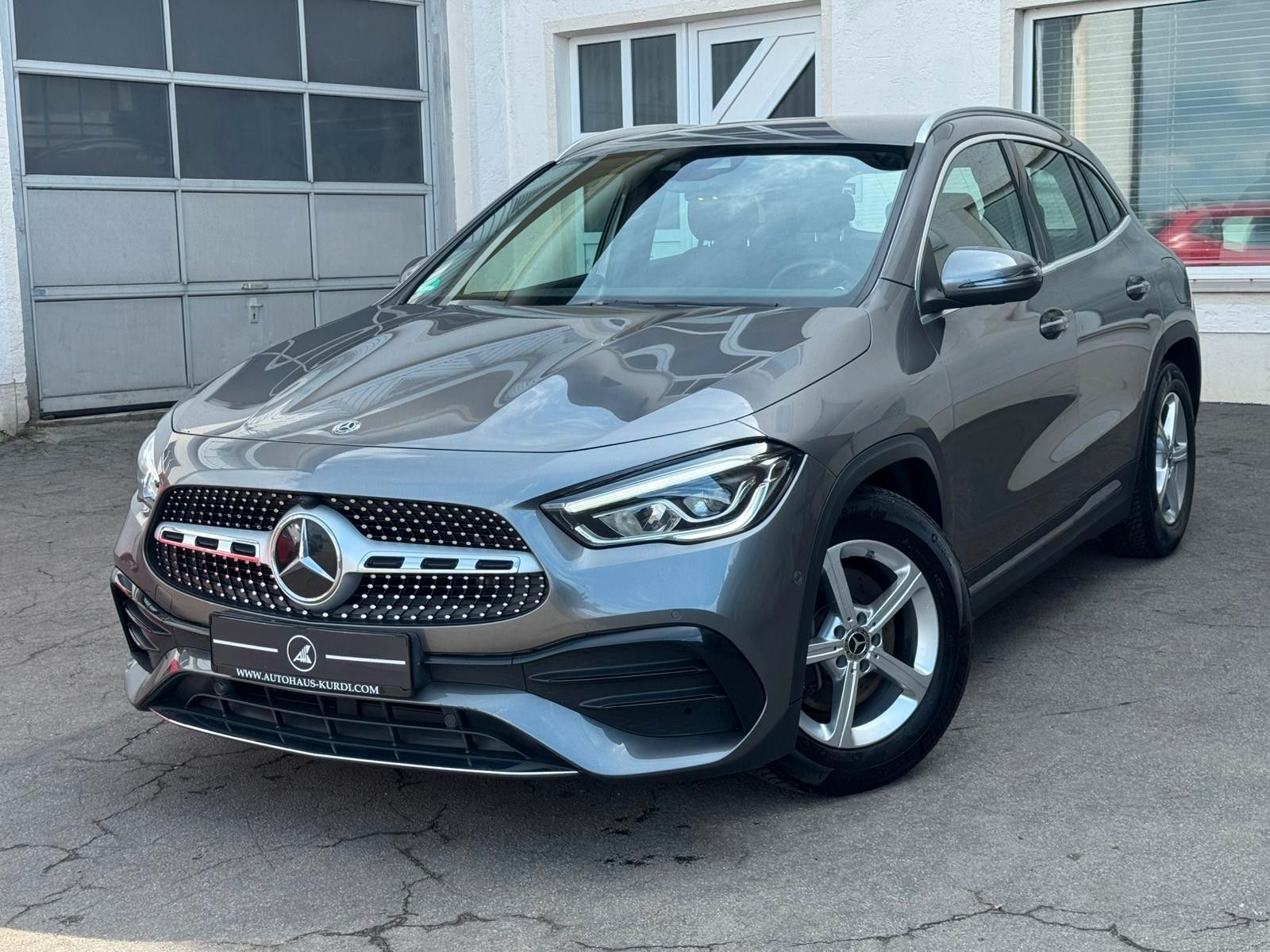 MERCEDES-BENZ GLA200d  8G AMG WIDESCREEN KAM AMBIENTE LED NAVI
