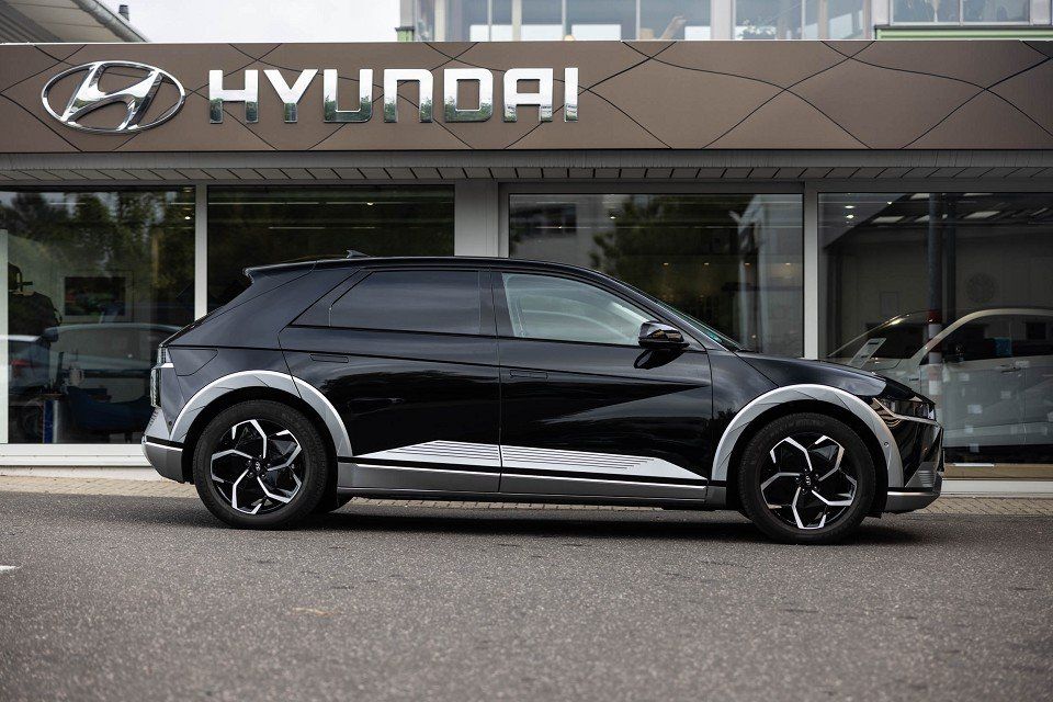 Fahrzeugabbildung Hyundai IONIQ 5 mit Heckantrieb 77,4kWh Batt. UNIQ-Paket