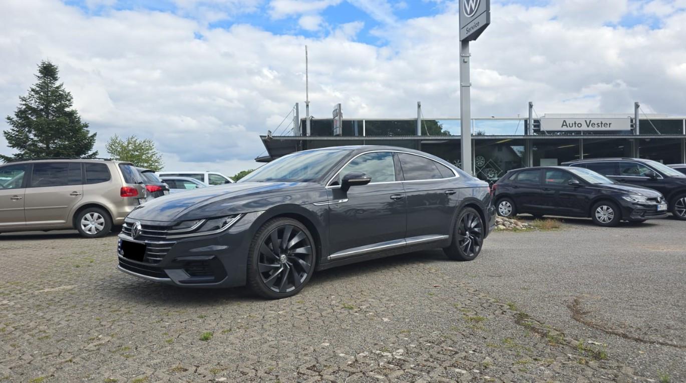 Volkswagen Arteon R-Line LED 20" Pano Nav AHK DCC ACC Lane