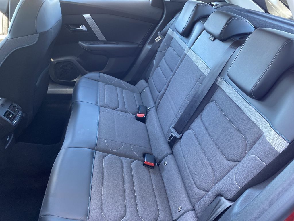 Fahrzeugabbildung Citroën C4 PureTech 130 S&S *AUTOMATIK* FEEL PACK *Sitzh
