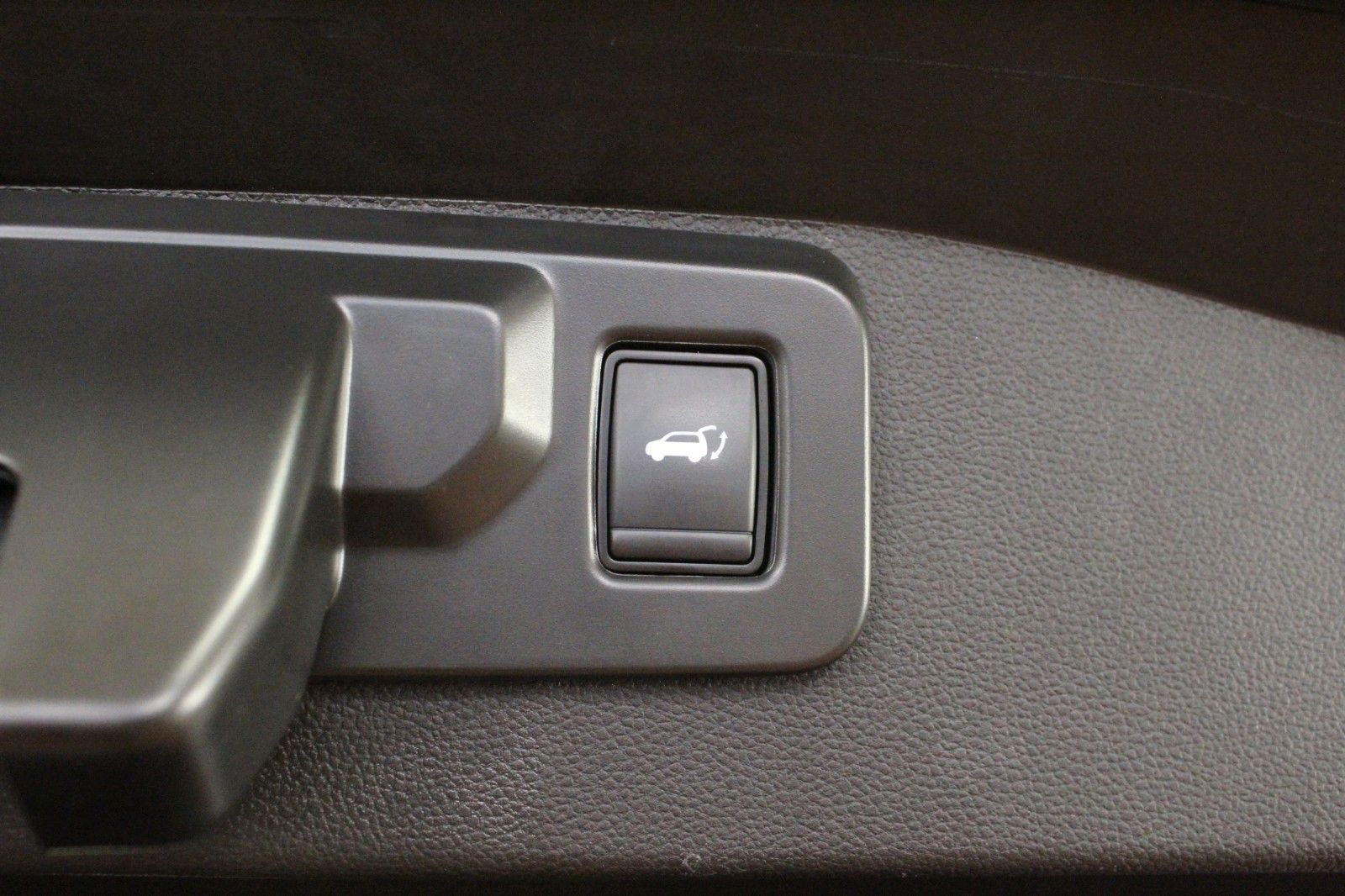 Fahrzeugabbildung Renault Austral E-Tech Full Hybrid 200 Techno Esprit Alp