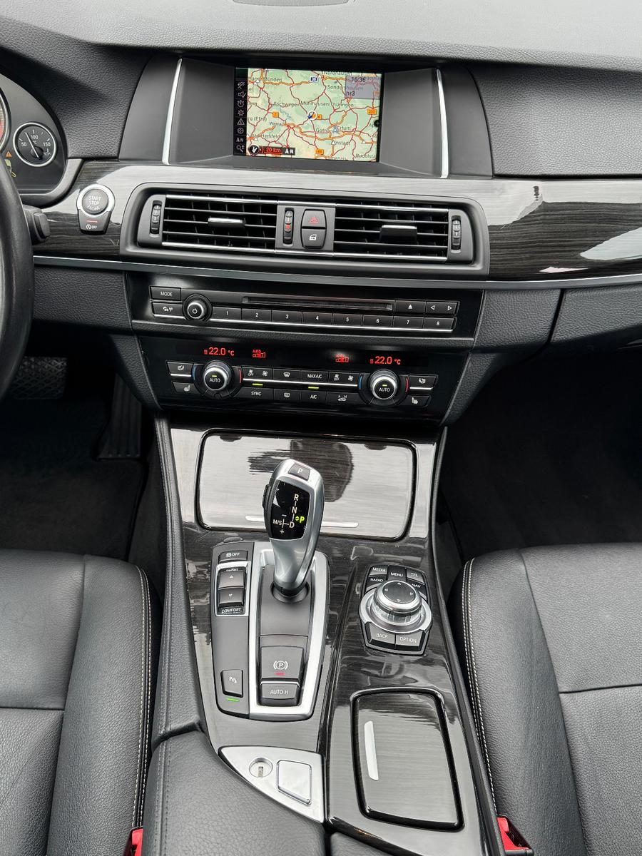 BMW 535D TOURING 3.0 313ch - BVA - CUIR - ATTELAGE - PLEINS PHARES XÉNON - SIÈGES CHAUFFANTS