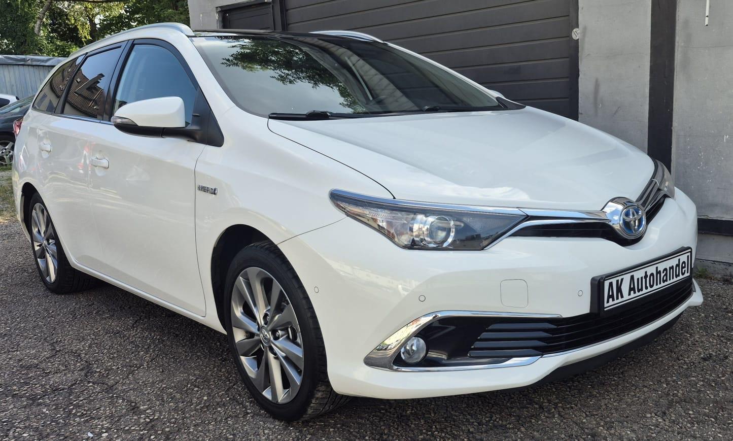Toyota Auris Touring Sports Hybrid Panorama-Dach Navi