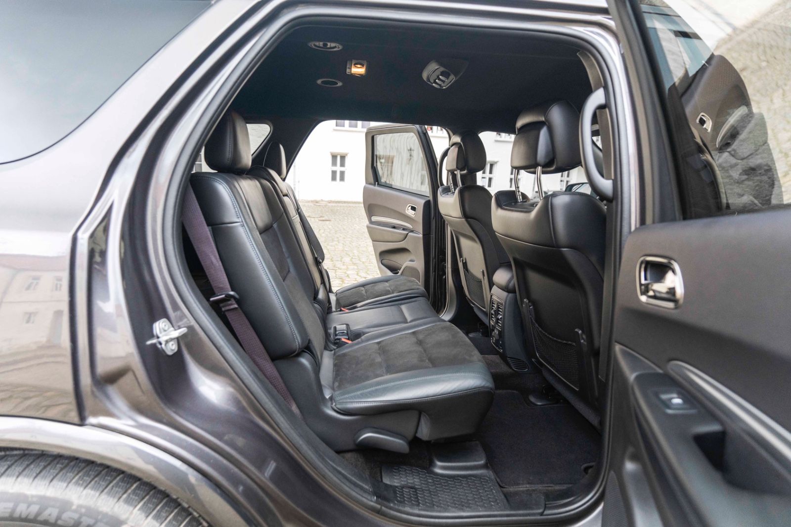 Fahrzeugabbildung Dodge Durango 5,7L LPG AWD CARPLAY LED NAV KAM ALPINE