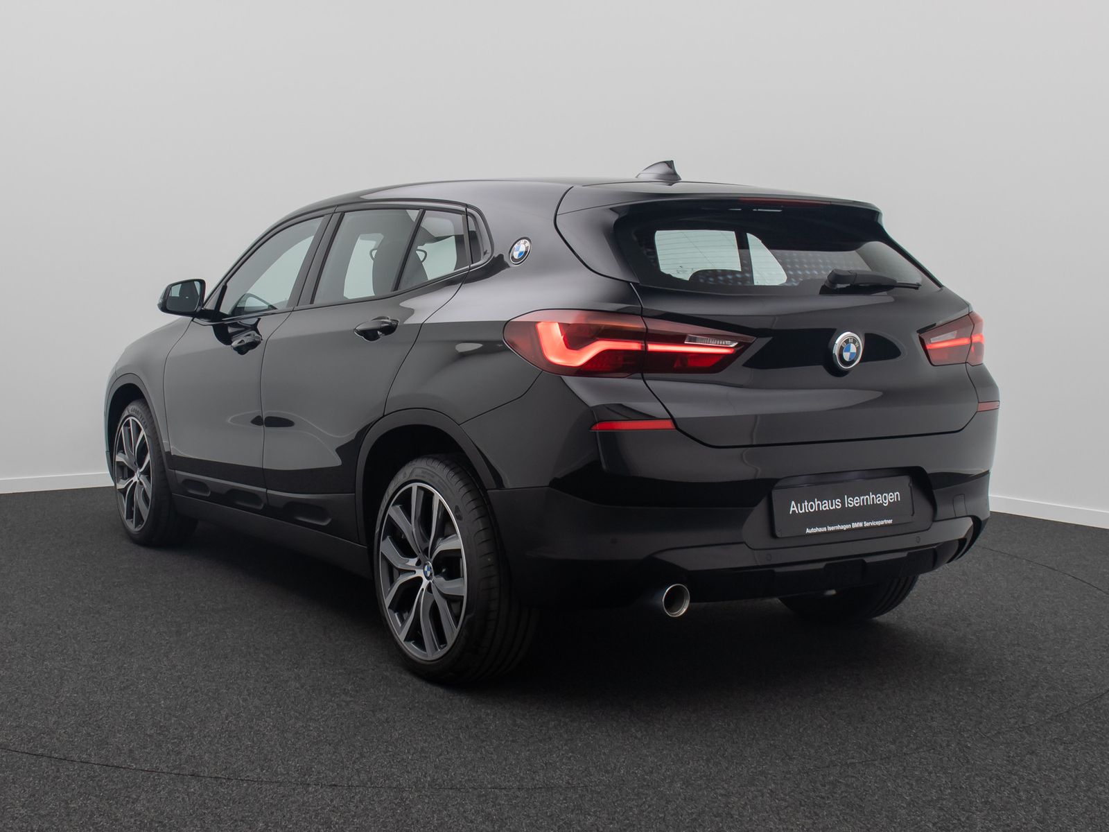 Fahrzeugabbildung BMW X2 sD18i AdvantagePlus HiFi DAB Sportsitz 19Zoll