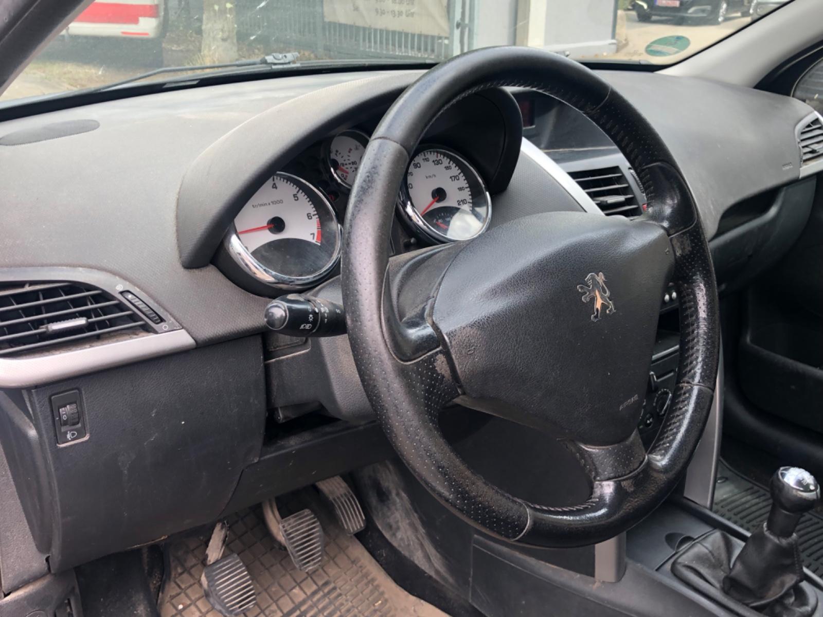 Peugeot 207 2008 — photo 7