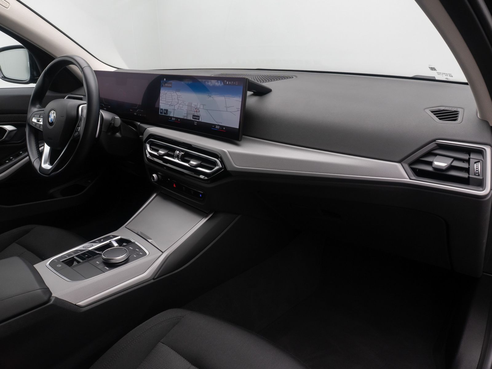 Fahrzeugabbildung BMW 318i GeschwindigReg DAB PDC Cockpit+ Widscreen