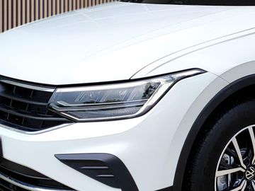 Volkswagen Tiguan - 12