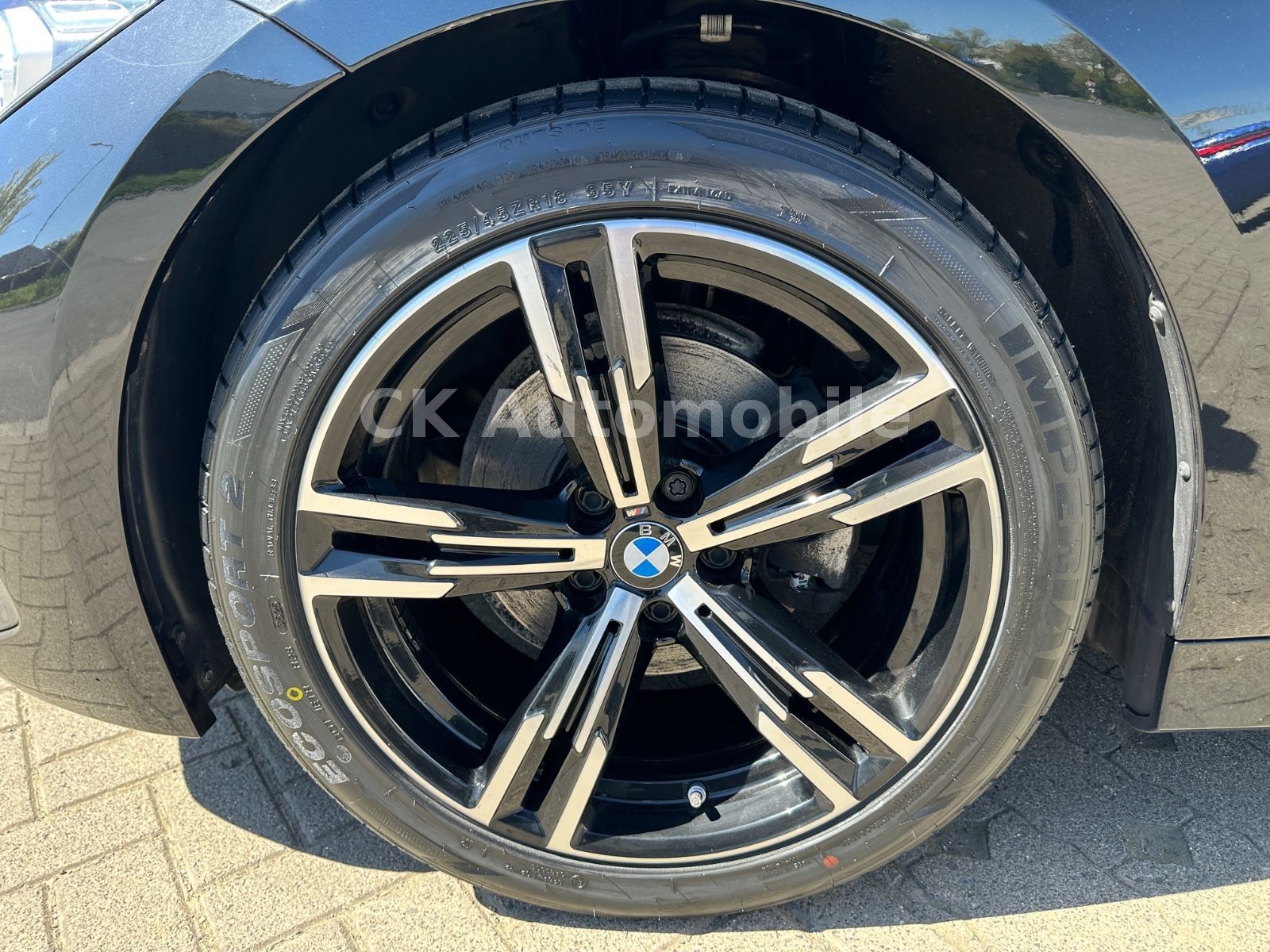 Fahrzeugabbildung BMW 320d Touring M-Sport Facelift/Shadow-Line/Navi