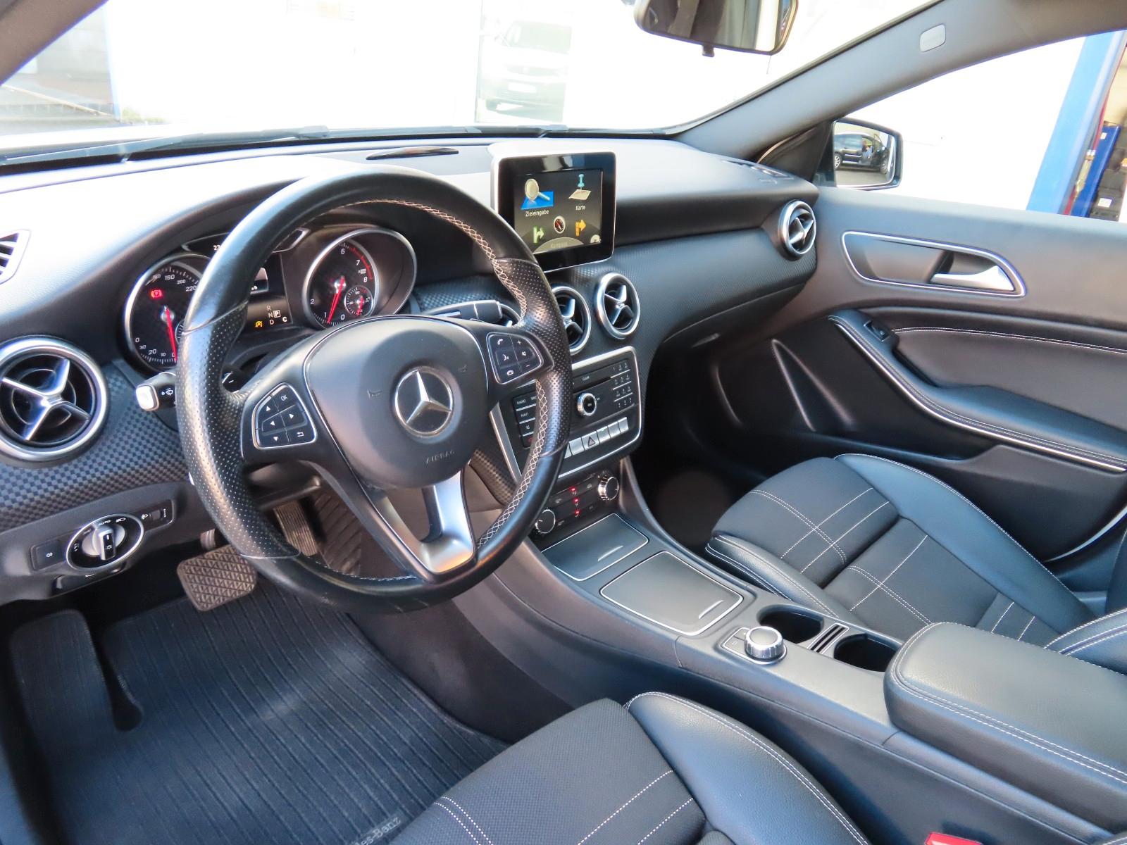 Mercedes-Benz A 250 4MATIC Urban 7G-DCT*Sitzheiz.*Navi*