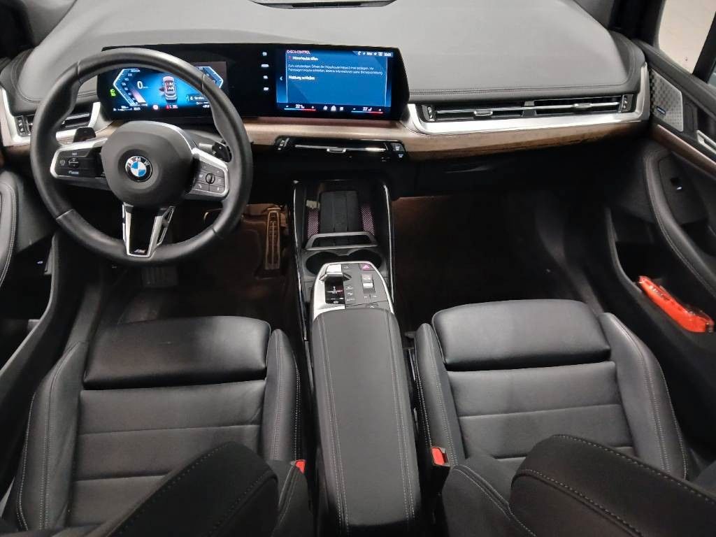 Fahrzeugabbildung BMW 218 i M Sport Active Tourer Pano HuD ACC 360°