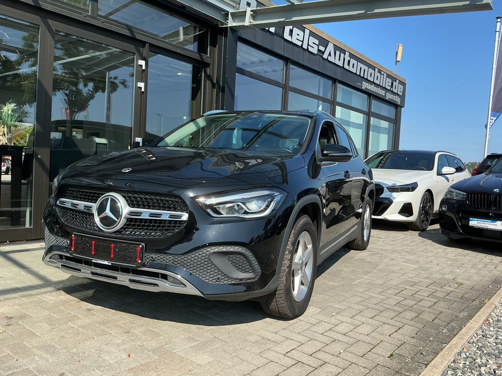 MERCEDES-BENZ GLA 250 e, 1 Hand, Leder, Kamera, Widescreen