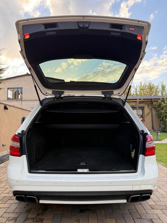 Mercedes-Benz E 63 AMG