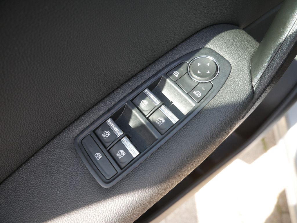 Fahrzeugabbildung Renault Captur Intens TCe 90 GPF KEYLESS PDC NAVI LED