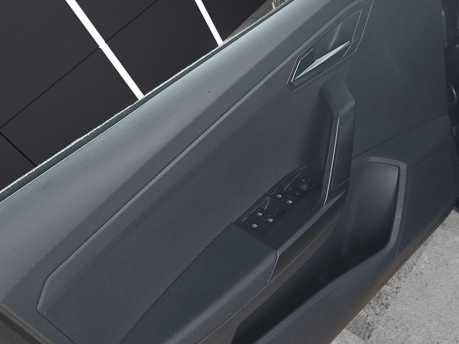 Fahrzeugabbildung SEAT Ibiza TSI Style LED Climatronic AID GRA PDC SH L