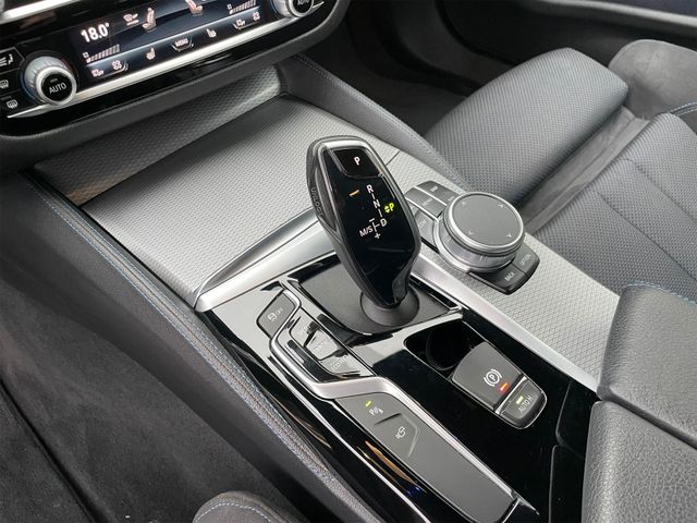 BMW 520d Touring xDrive M Sport*LED*AHK*Automatik