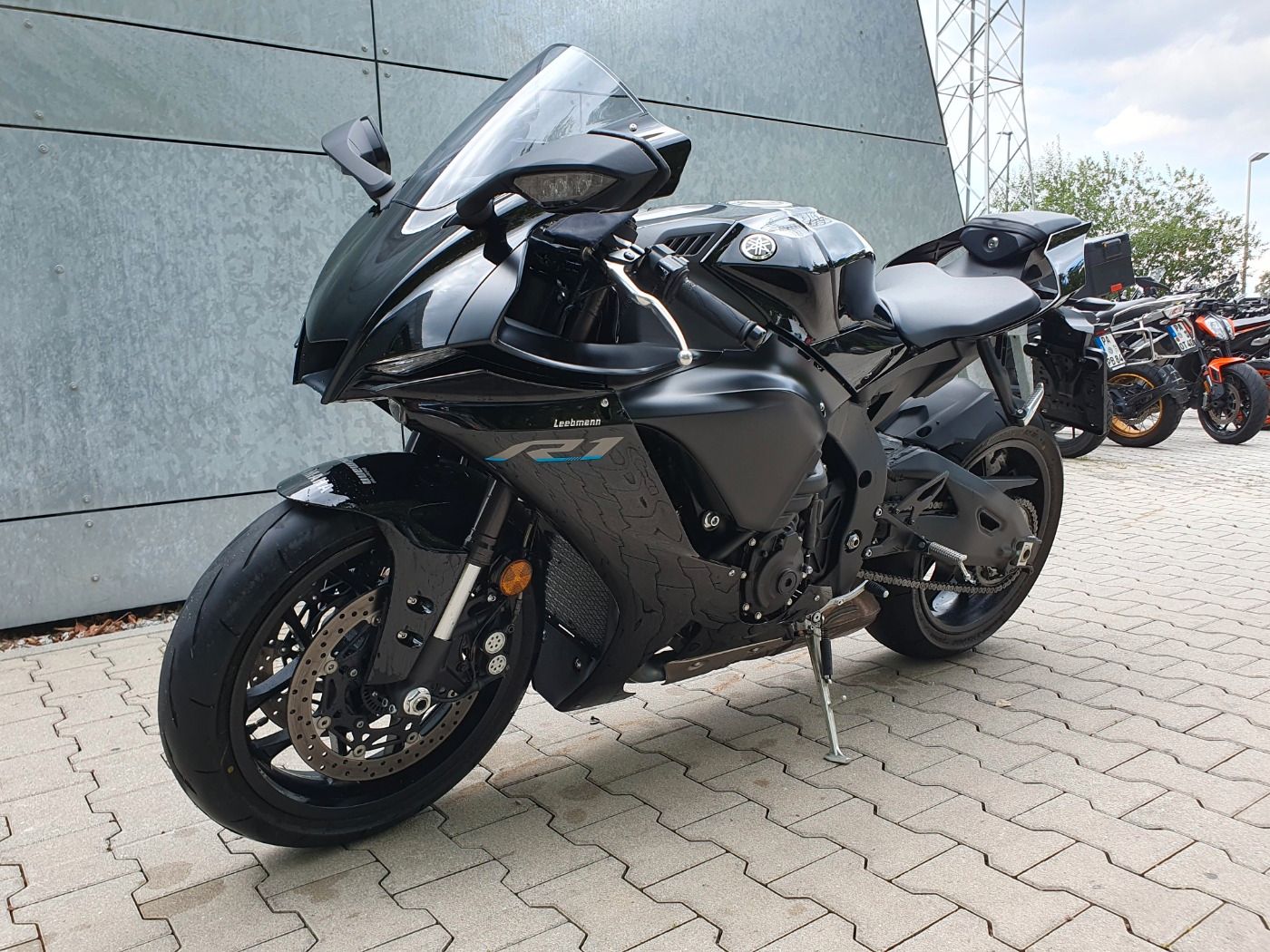 Fahrzeugabbildung Yamaha YZF R 1