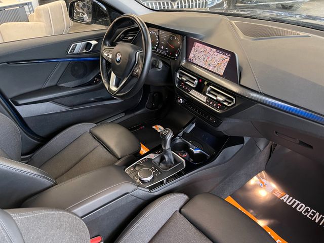 BMW 118 d Sport Line *LED*PDC*CARPLAY*TOUCH*SHZ*TEMP