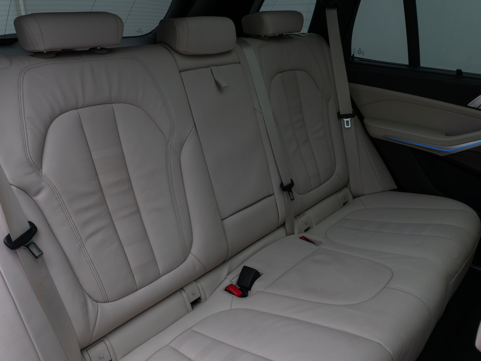 Fahrzeugabbildung BMW X5 xD45e M Sport 360°Panorama Laser HUD DAB H/K