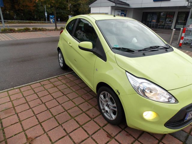 Ford KA 1,2 RU8 - Titanium .Servo, ZV , kl...