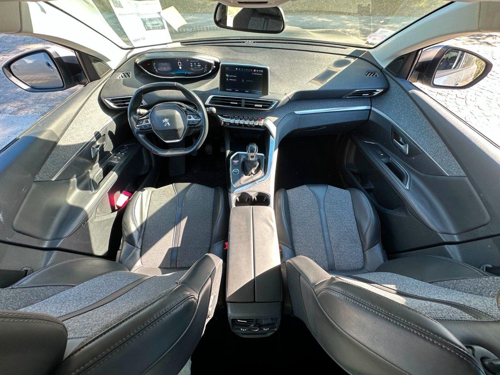 Peugeot 3008 Allure NAVI. KAMERA. PDC. KEYLESS