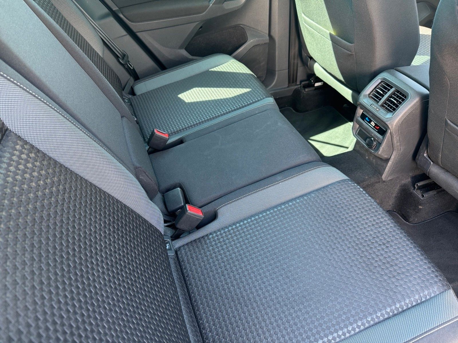Fahrzeugabbildung Volkswagen Tiguan Life ACTIVE 1.5 TSI