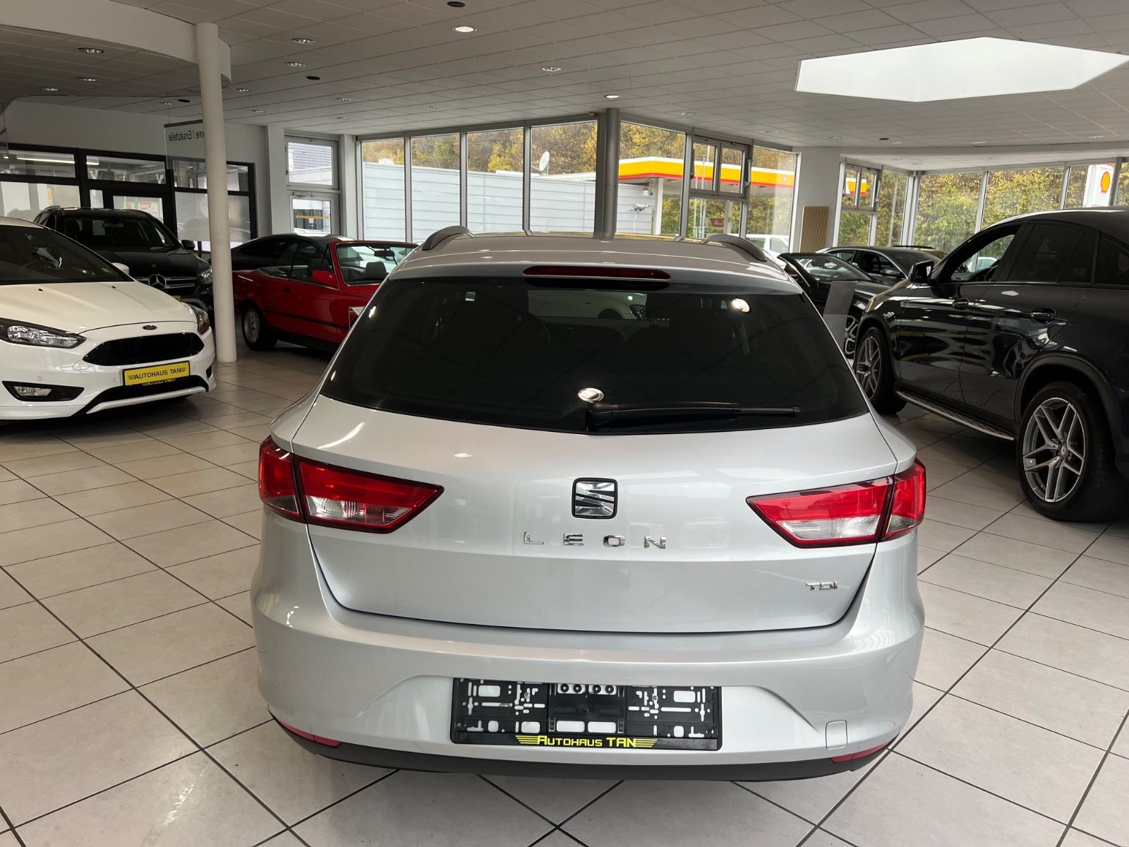 Fahrzeugabbildung SEAT Leon ST 1.6 TDI Style *NAVI*SITZHEIZUNG*