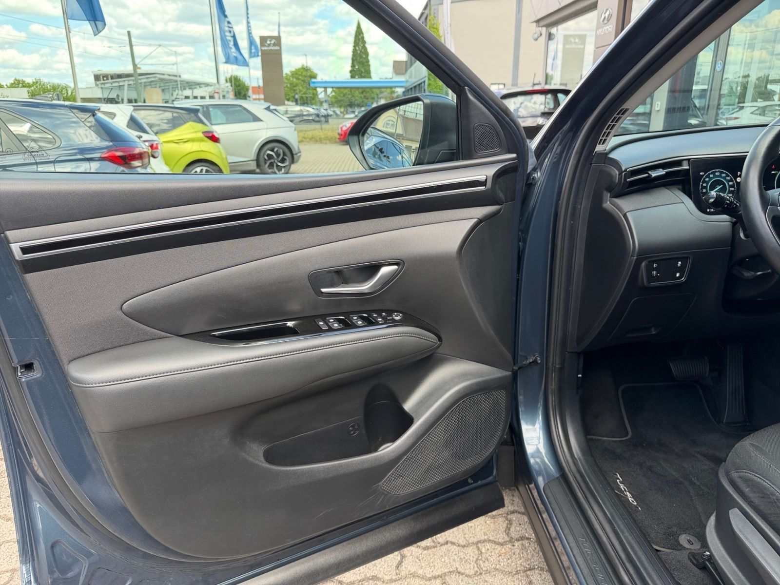 Fahrzeugabbildung Hyundai TUCSON 1.6 T-GDI Trend Plug-In Hybrid 4WD