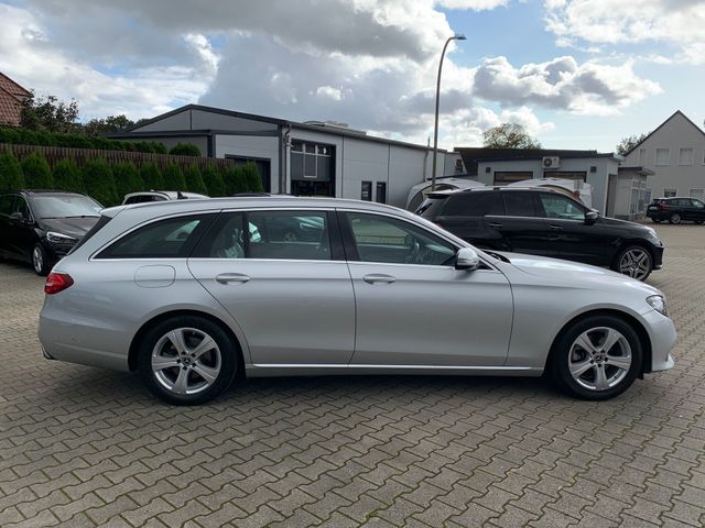 Fahrzeugabbildung Mercedes-Benz E 220  Td Avantgarde+LED+Comand+Spur+Kamera+AHK