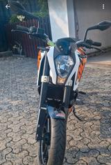 KTM Duke IS - KTM VON 126 BIS 250 CCM