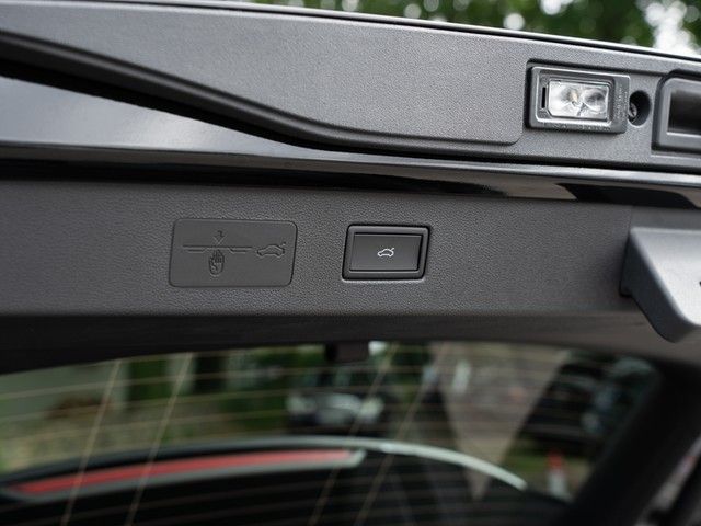 T-Roc R-Line eTSI DSG Black Style DCC AHK 8-fach
