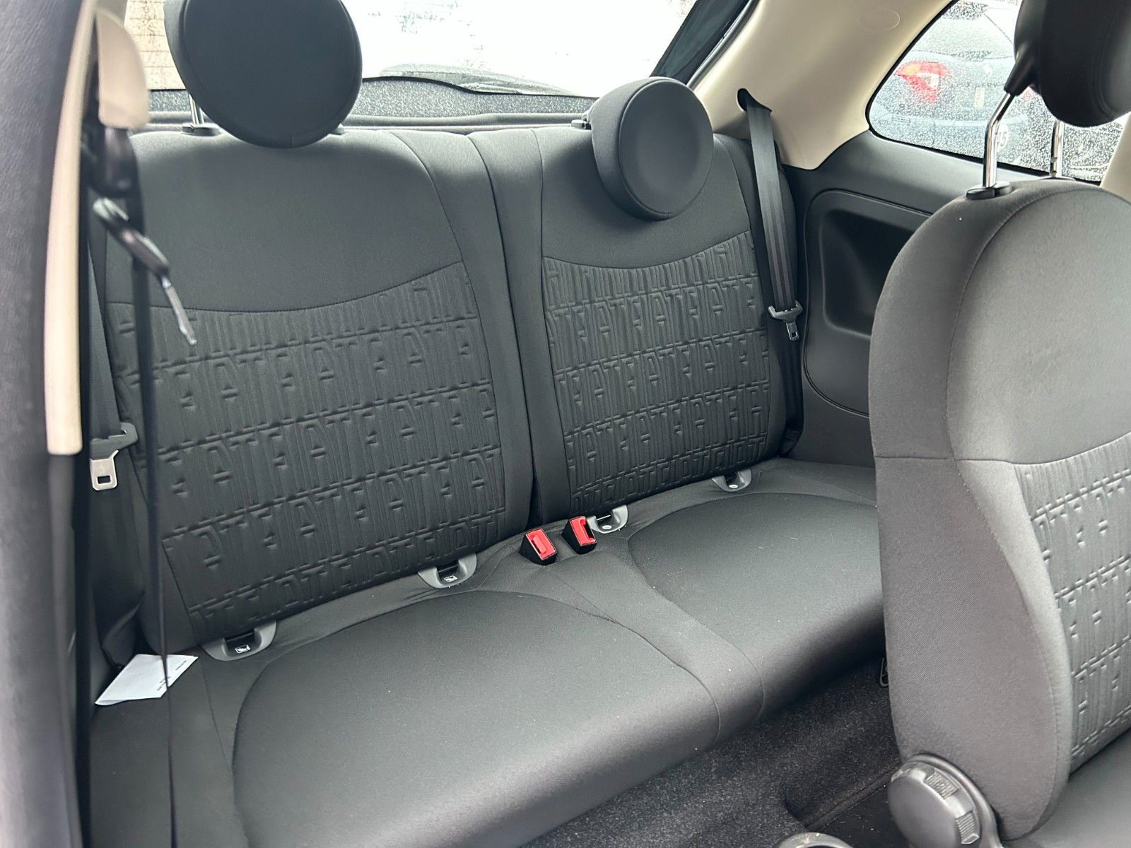 Fahrzeugabbildung Fiat 500 1.0  Dolcevita