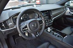 Fahrzeugabbildung Volvo S90 T8 R-Design*360°HeUp*B&W*20"MIETKAUF mögl.