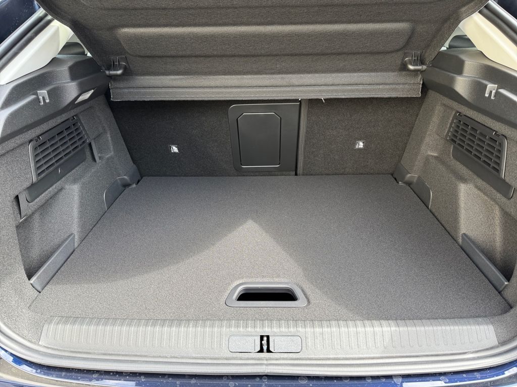 Fahrzeugabbildung Citroën C4 Hybrid 145 MAX