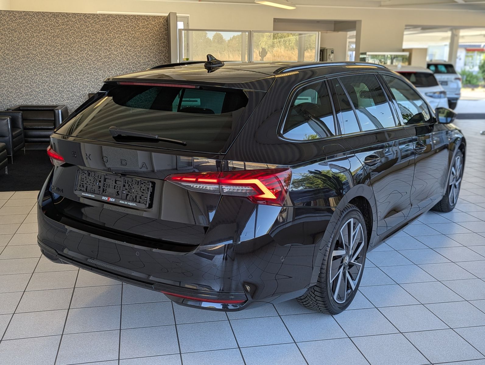 Fahrzeugabbildung SKODA Octavia 2.0 TDI Sportline Canton Matrix Pano 5J
