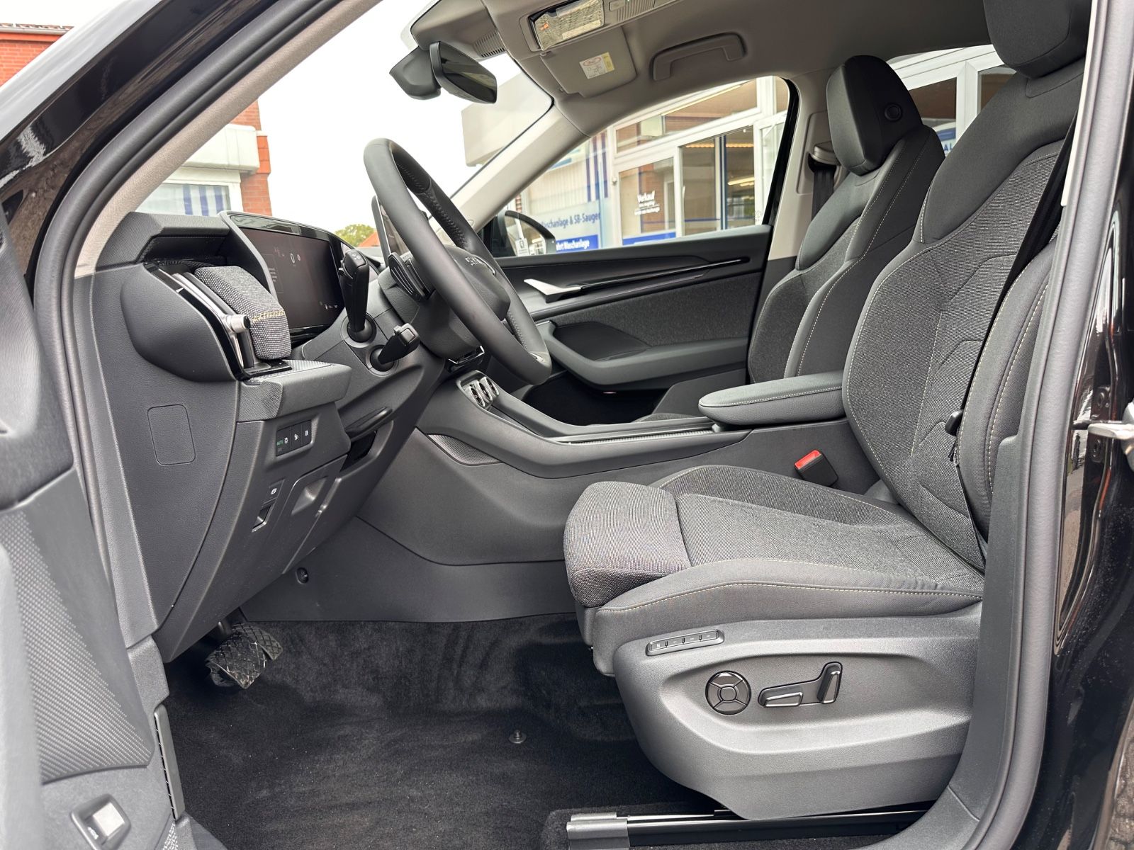 Fahrzeugabbildung SKODA Kodiaq 2.0 TDI 4x4 Selection AHK/7-Sitz/Navi/ACC