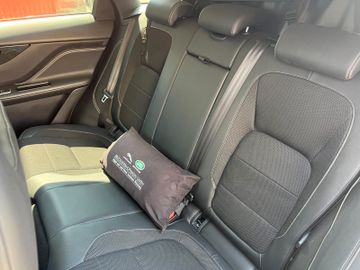 Jaguar F-Pace - 6